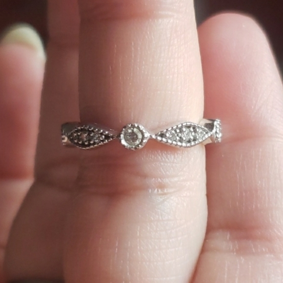 14k White Gold Ring 1/5 Ct Diamond Milgrain Wedding Band - Picture 4 of 12